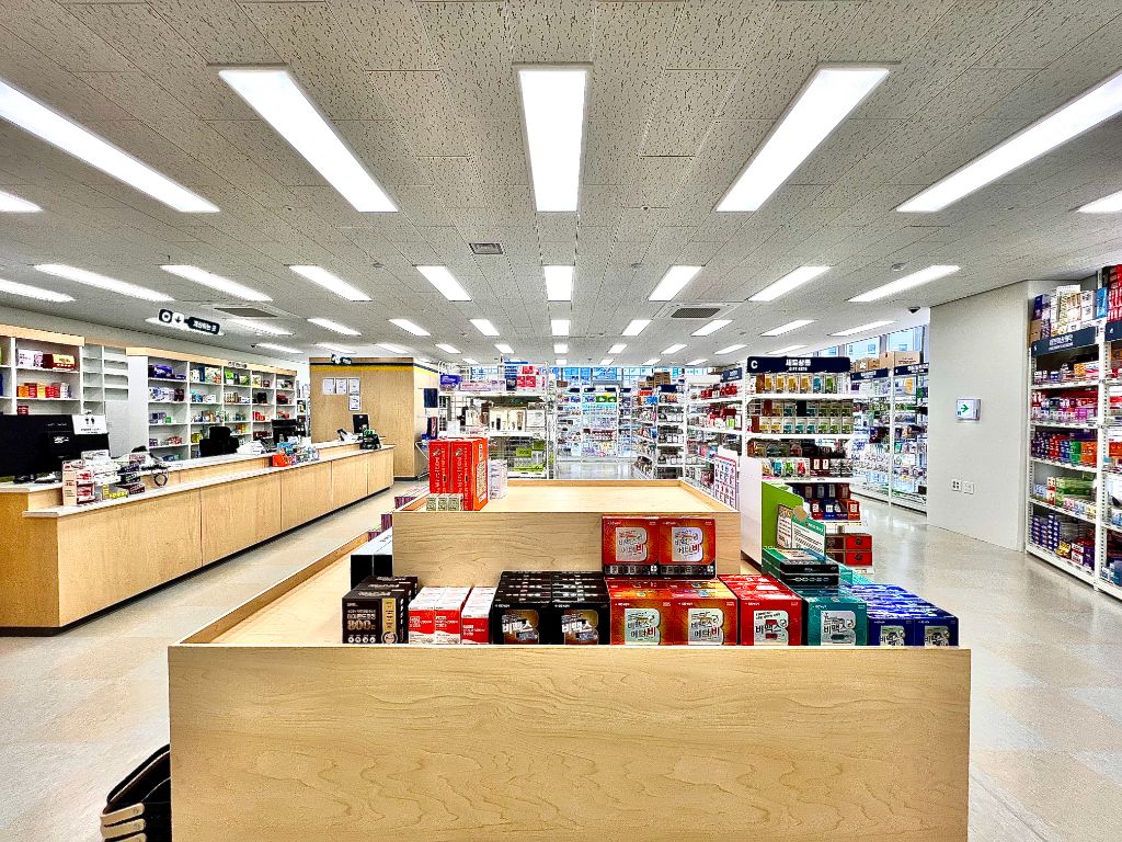 약국 내부 카운터